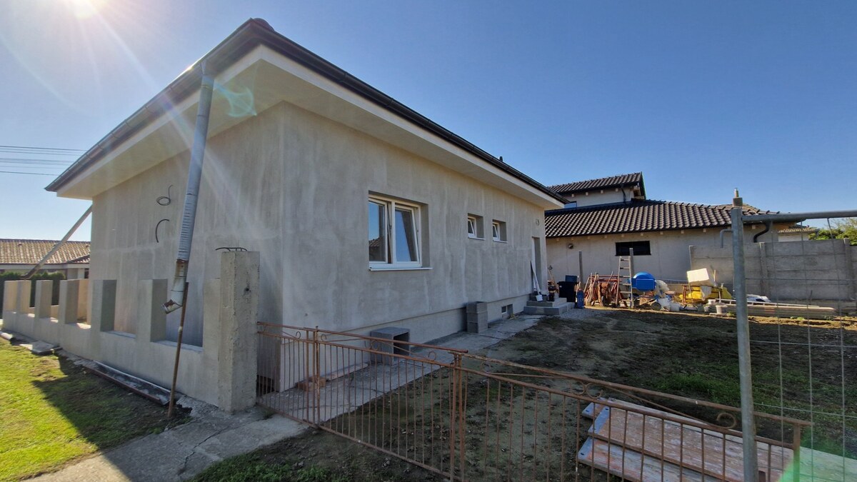 Na predaj rodinný dom, 8 á, obec Vlčany — foto 4
