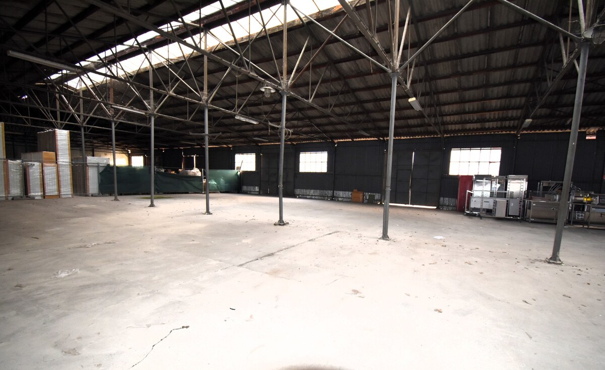 Prenájom plechový sklad, priemyselná zóna, 3000m2, Galanta — foto 3