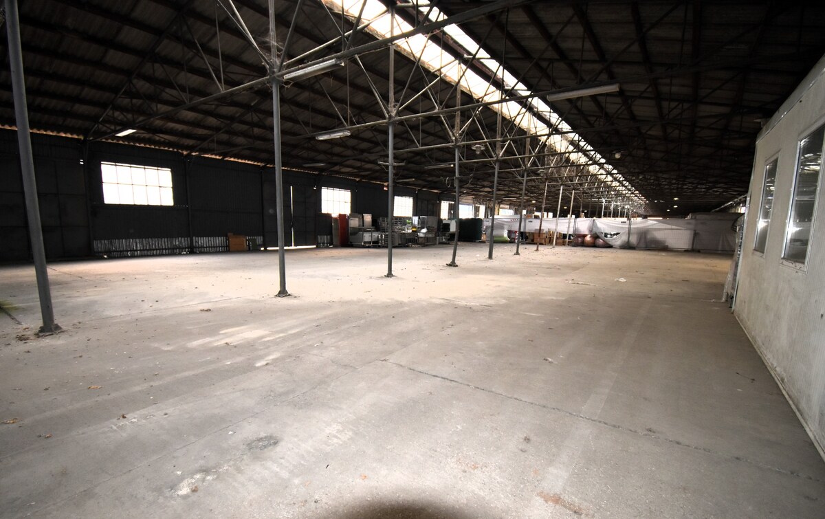 Prenájom plechový sklad, priemyselná zóna, 3000m2, Galanta — foto 4