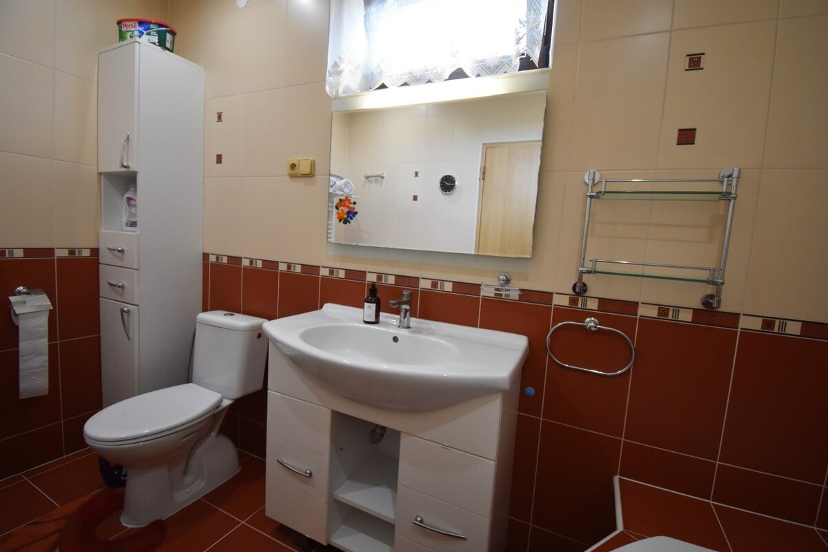 Dom snov, bazén, vinná pivnica, garáže, Mostová — foto 8
