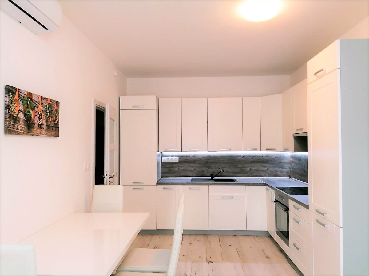 Pre náročných, Nájom veľký  2 i byt, centrum, 68 m², Galanta — foto 2