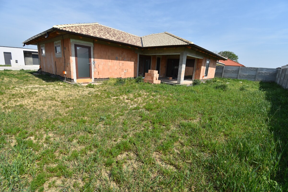 Novostavba s garážou, 225 m²,  Košúty — foto 3
