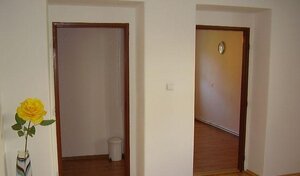 2-izb. tehlový po rekonštrukcii s vlastným kúrením v centre mesta — foto 2