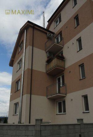 Prenájom 2 izbového bytu v Stupave na Dlhej ulici — foto 1