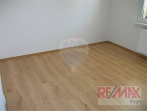 3-izbový byt na Ľadovni s balkónom — foto 1