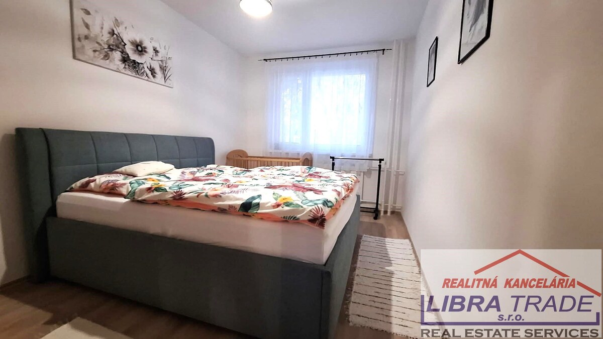 PREDAJ - Kompletne prerobeného 3 izbového bytu s loggiou na ulici Vodnej v Komárne  — foto 15