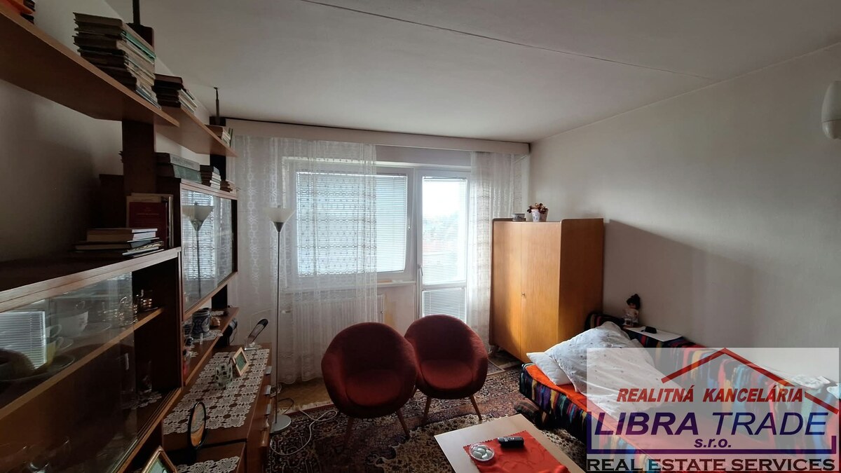 PREDAJ - Zachovalý 3 izbový byt s loggiou na Košickej ulici v Komárne  — foto 10