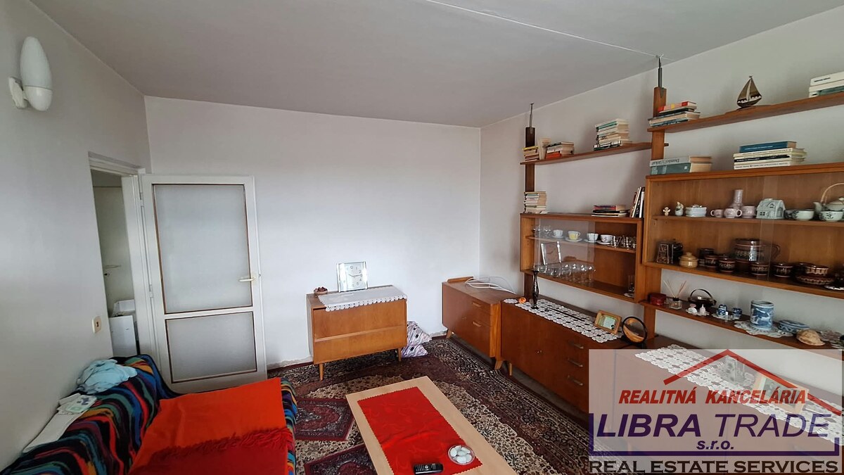 PREDAJ - Zachovalý 3 izbový byt s loggiou na Košickej ulici v Komárne  — foto 11