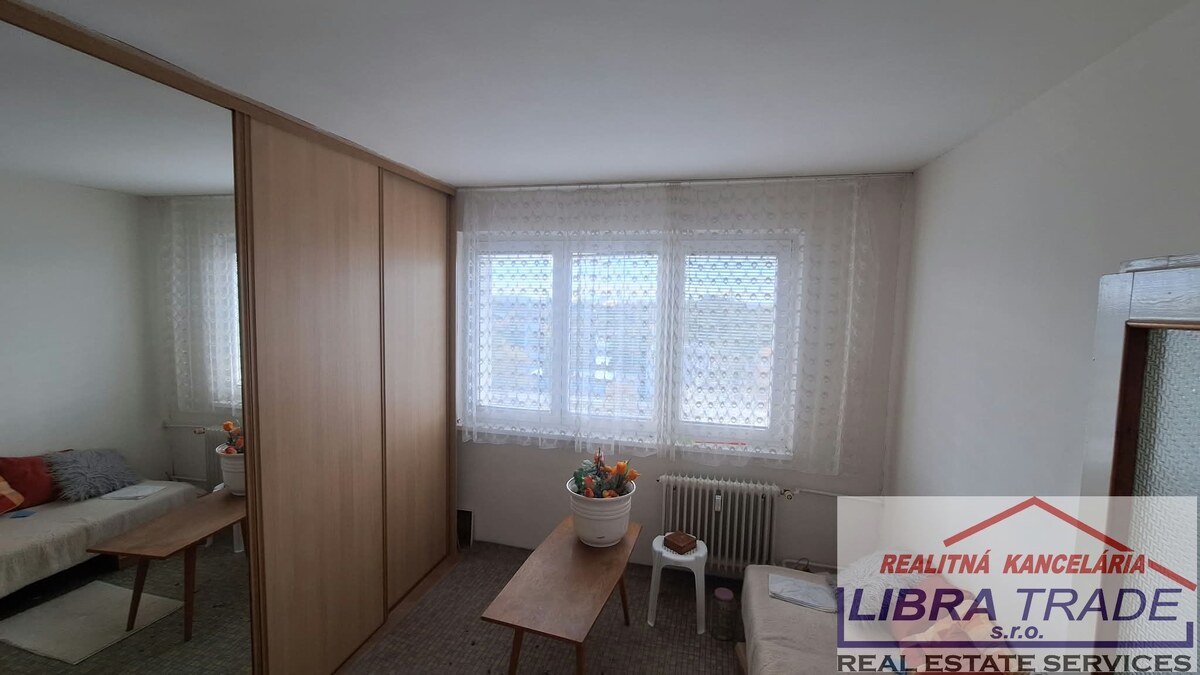 PREDAJ - Zachovalý 3 izbový byt s loggiou na Košickej ulici v Komárne  — foto 6