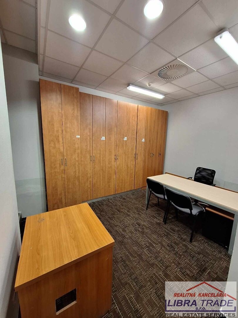 Prenájom - kancelársky priestor v centre Komárna v budove NEXT — foto 10