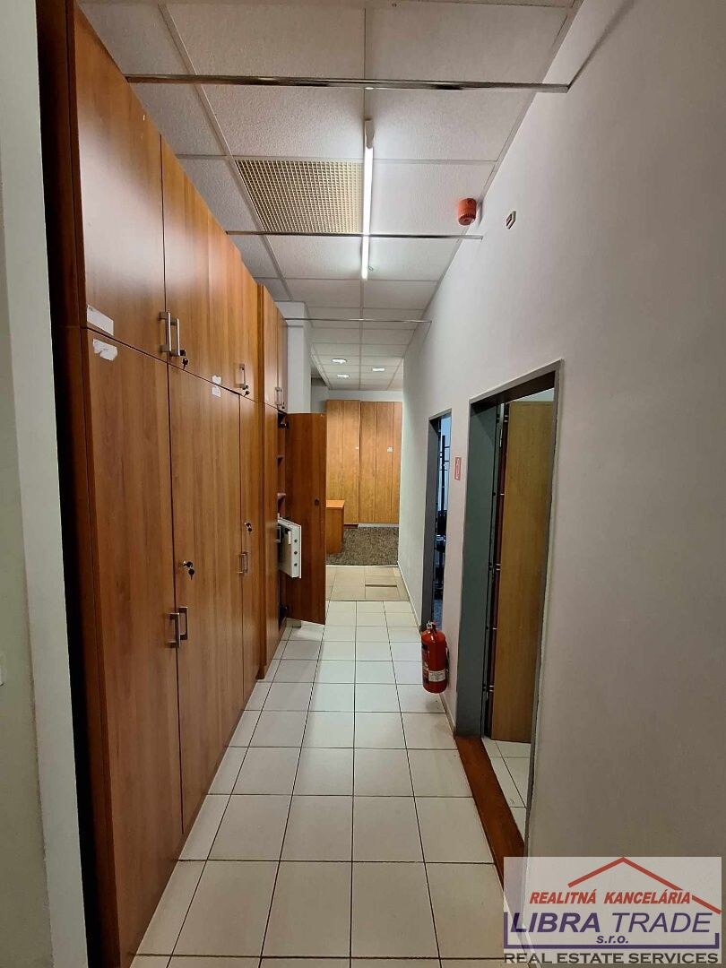 Prenájom - kancelársky priestor v centre Komárna v budove NEXT — foto 8