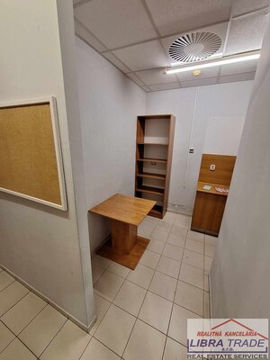 Prenájom - kancelársky priestor v centre Komárna v budove NEXT — foto 11