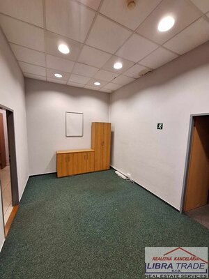 Prenájom - kancelársky priestor v centre Komárna v budove NEXT — foto 13