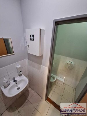 Prenájom - kancelársky priestor v centre Komárna v budove NEXT — foto 15