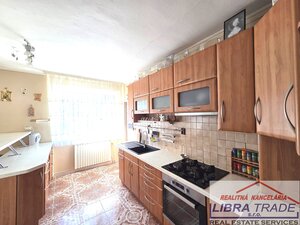 3 izbový byt na predaj v Štvorbytovke v Nových Zámkoch. — foto 2
