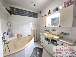 3 izbový byt na predaj v Štvorbytovke v Nových Zámkoch. — foto 10