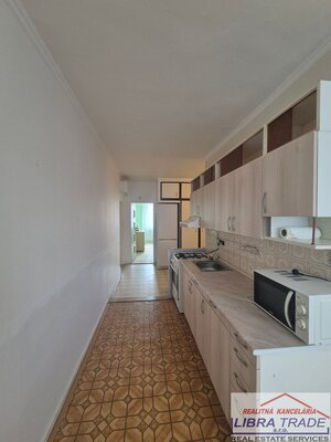 EXKLUZÍVNE NA PREDAJ 2-IZBOVÝ BYT S BALKÓNOM – NOVÉ ZÁMKY — foto 2