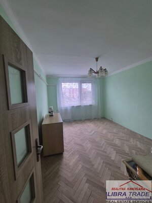 EXKLUZÍVNE NA PREDAJ 2-IZBOVÝ BYT S BALKÓNOM – NOVÉ ZÁMKY — foto 4