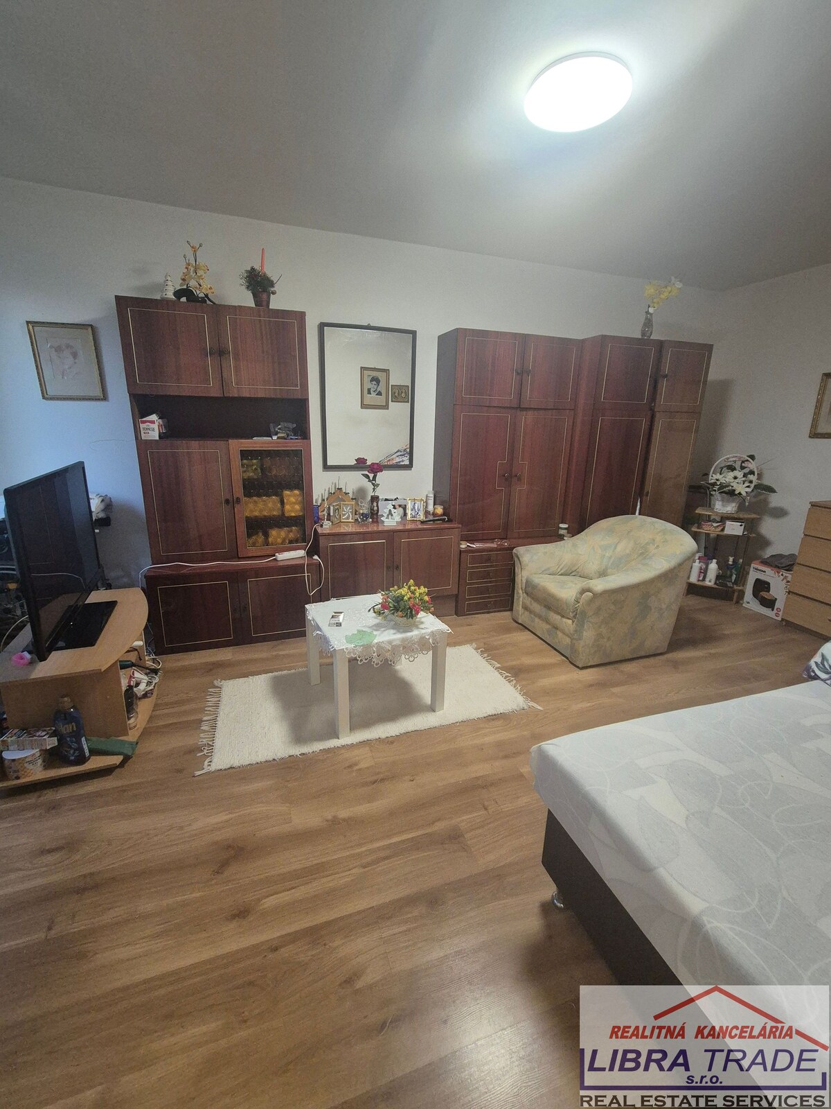 EXKLUZÍVNE NA PREDAJ – PRIESTRANNÝ 3-IZBOVÝ BYT S BALKÓNOM, NOVÉ ZÁMKY — foto 7