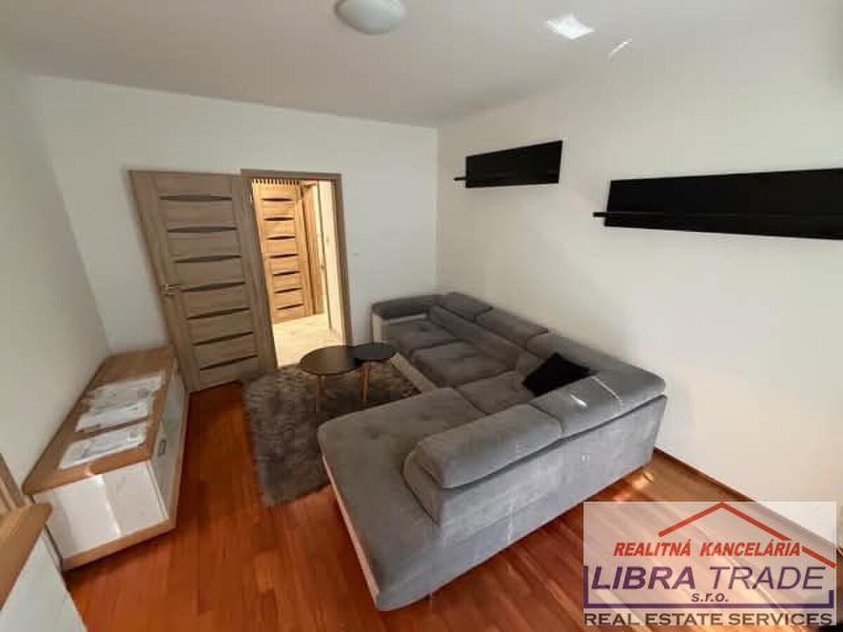 EXKLUZÍVNY PREDAJ/VÝMENA - Kompletne prerobený 2 izbový tehlový byt s vlastným kúrením a balkónom v Hurbanove  — foto 10