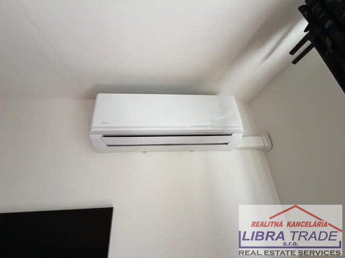 EXKLUZÍVNY PREDAJ/VÝMENA - Kompletne prerobený 2 izbový tehlový byt s vlastným kúrením a balkónom v Hurbanove  — foto 11