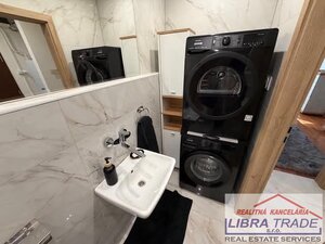 EXKLUZÍVNY PREDAJ/VÝMENA - Kompletne prerobený 2 izbový tehlový byt s vlastným kúrením a balkónom v Hurbanove  — foto 3