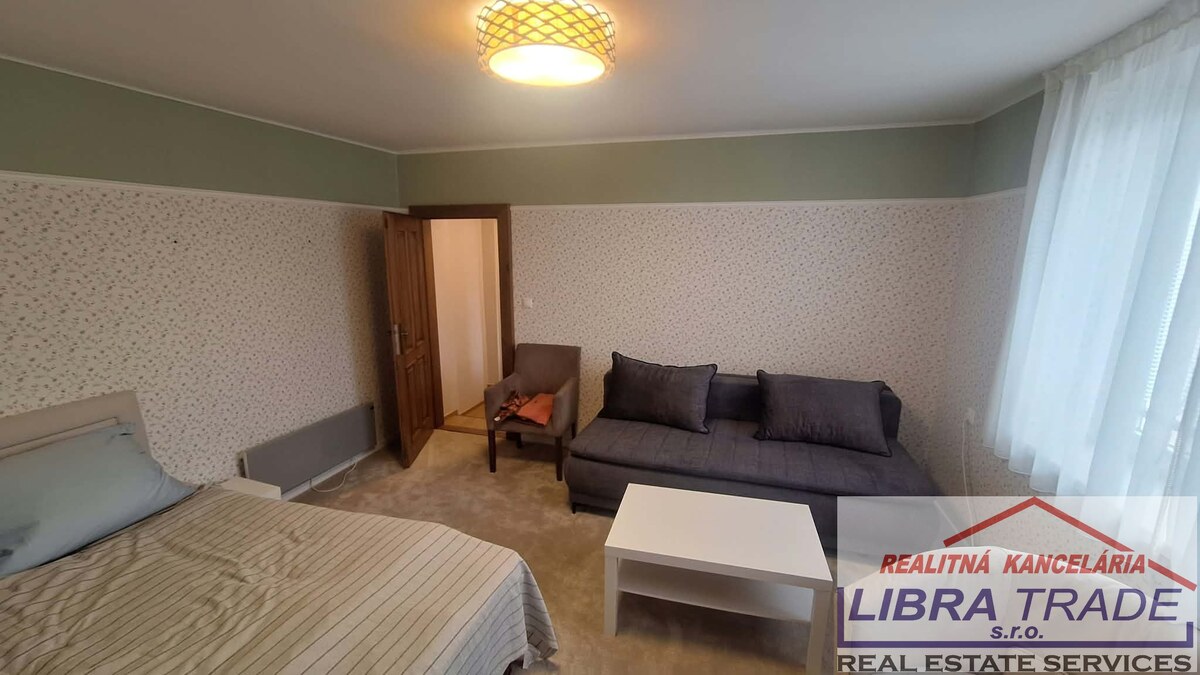 EXKLUZÍVNY PREDAJ - Rodinný dom na Leteckom poli VÝHODNÁ PONUKA A DOBRÁ POZÍCIA v Komárne — foto 10