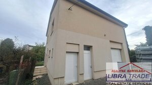 EXKLUZÍVNY PREDAJ - Rodinný dom na Leteckom poli VÝHODNÁ PONUKA A DOBRÁ POZÍCIA v Komárne — foto 1