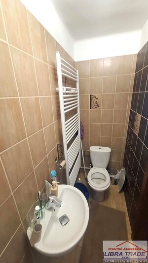 EXKLUZÍVNY PREDAJ - Rodinný dom na Leteckom poli VÝHODNÁ PONUKA A DOBRÁ POZÍCIA v Komárne — foto 7