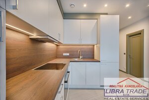 PREDAJ - Kompletne prerobený 4 izbový byt v stredovej zóne obytného domu na VII. sídlisku blízko centrum — foto 1