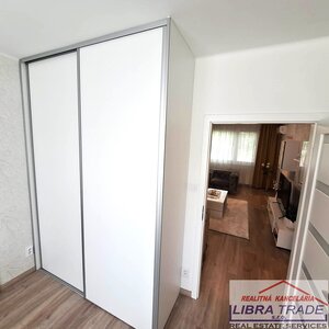 PREDAJ - Kompletne prerobený 3 izbový byt neďaleko centra v Komárne  — foto 17