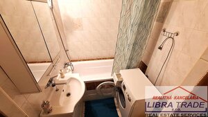 EXKLUZÍVNY PREDAJ - Čiastočne prerobený 3 izbový byt s loggiou na Českej ul. v Komárne VII. sídlisko DOHODA MOŽNÁ!  — foto 6