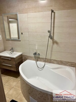 Prenájom - 2-izb.zariadený byt s balkónom v meste Šurany. — foto 6