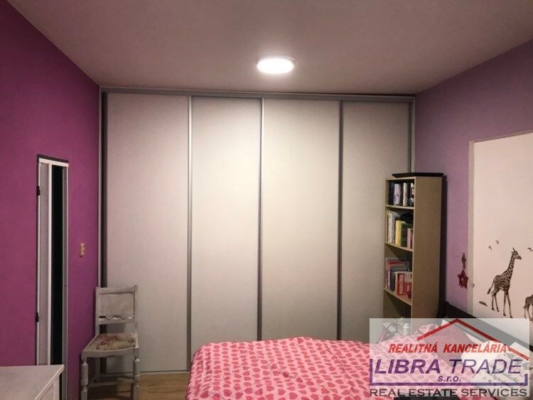 Predaj - 8 izbový rodinný dom pre viacčlennú rodinu vhodný aj pre podnikanie v Komárne — foto 19