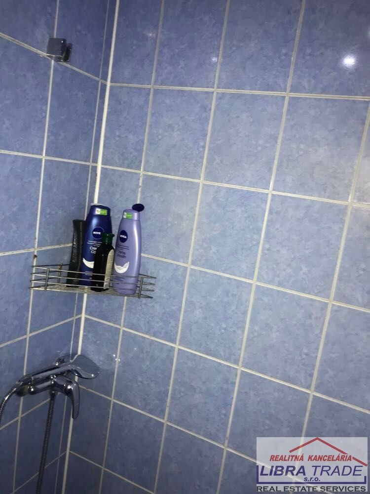 Predaj - 8 izbový rodinný dom pre viacčlennú rodinu vhodný aj pre podnikanie v Komárne — foto 22