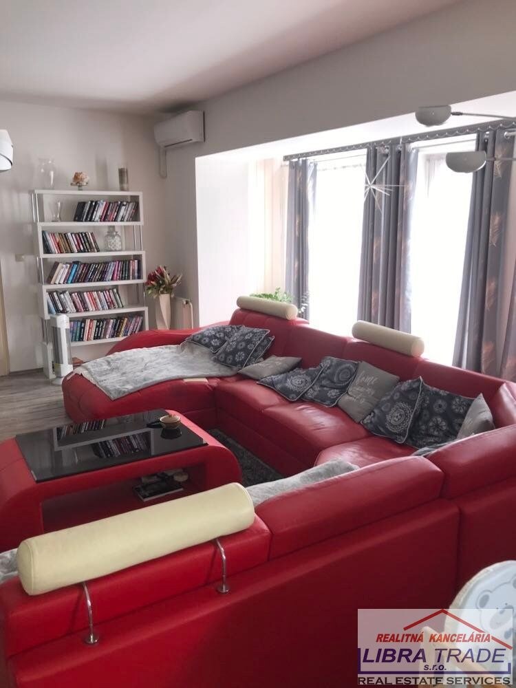 Predaj - 8 izbový rodinný dom pre viacčlennú rodinu vhodný aj pre podnikanie v Komárne — foto 29