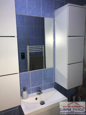 Predaj - 8 izbový rodinný dom pre viacčlennú rodinu vhodný aj pre podnikanie v Komárne — foto 21