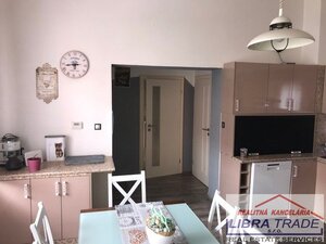 Predaj - 8 izbový rodinný dom pre viacčlennú rodinu vhodný aj pre podnikanie v Komárne — foto 26