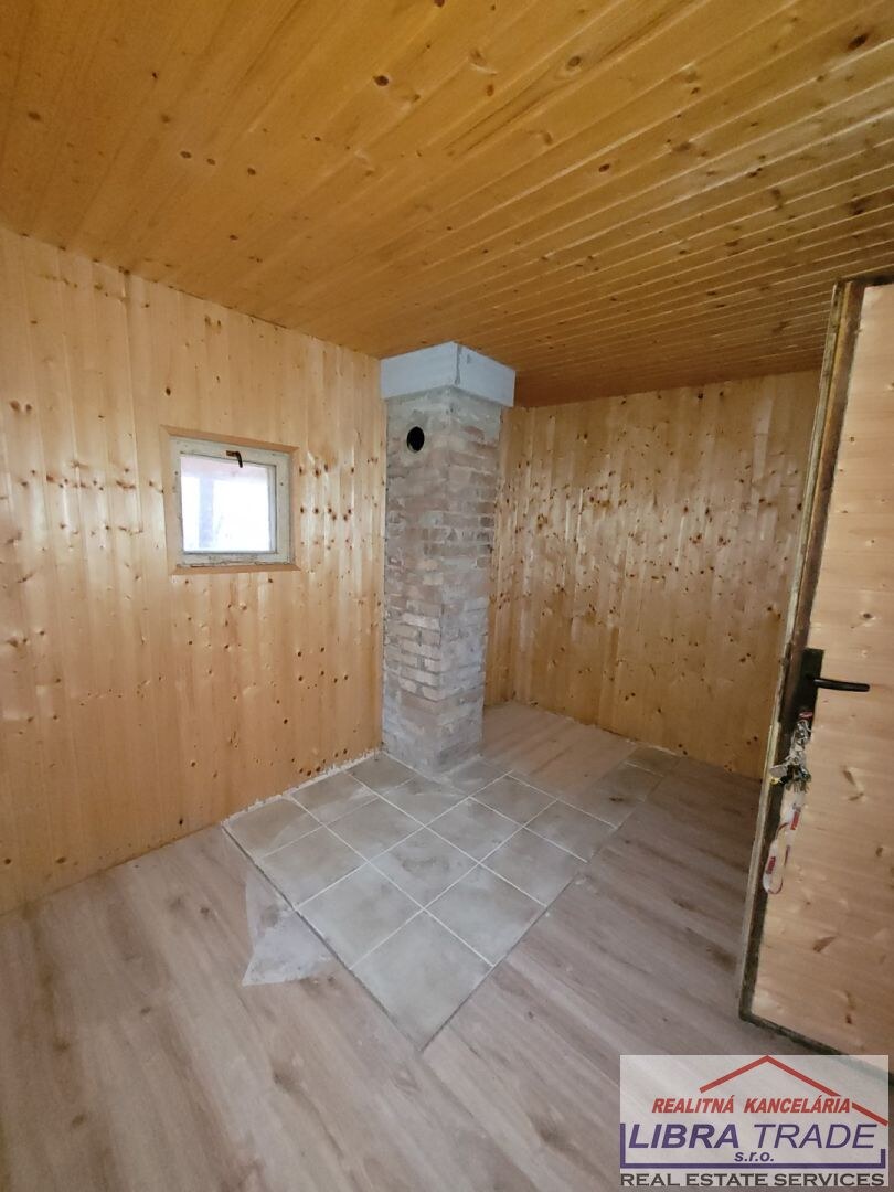 Predáme chatku s elektrinou, pekným pozemkom a viničom. — foto 4
