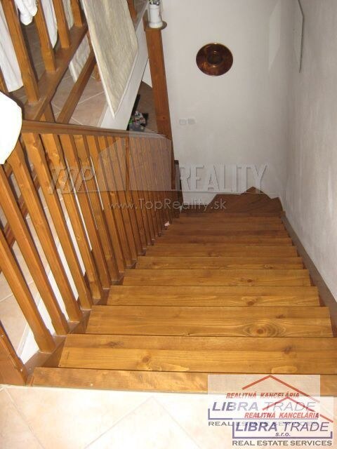 Veľký dvojgeneračný RD pri kúpelnom meste Štúrovo — foto 15