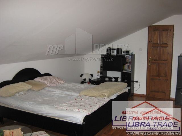 Veľký dvojgeneračný RD pri kúpelnom meste Štúrovo — foto 17