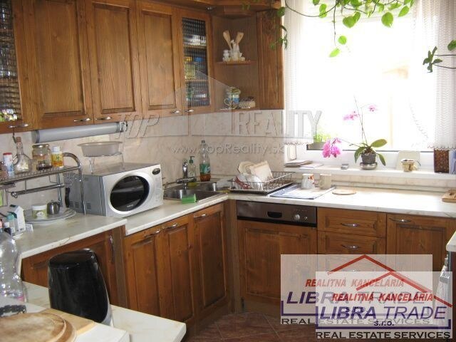 Veľký dvojgeneračný RD pri kúpelnom meste Štúrovo — foto 3