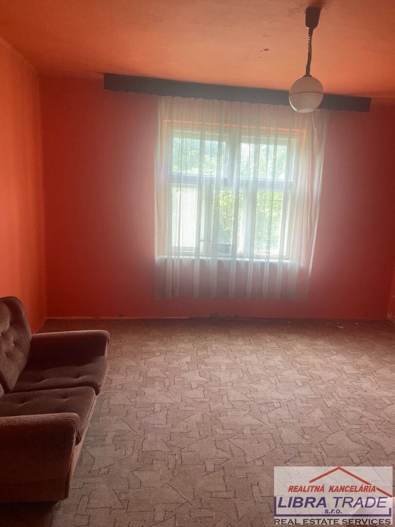 Predaj - 2-izb.starší RD s pekným pozemkom 1800m2 v Dedine Mládeže. — foto 5