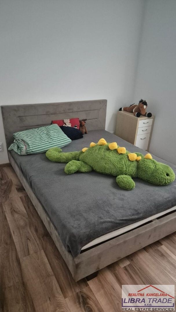 Prenájom - 1 izb. zariadený byt s balkónom v Šuranoch. — foto 6