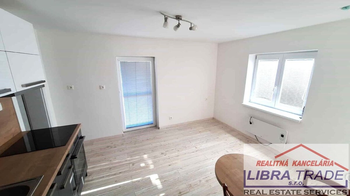 EXKLUZÍVNY PREDAJ - 2 izbový rodinný dom v Okoličnej na Ostrove  — foto 7