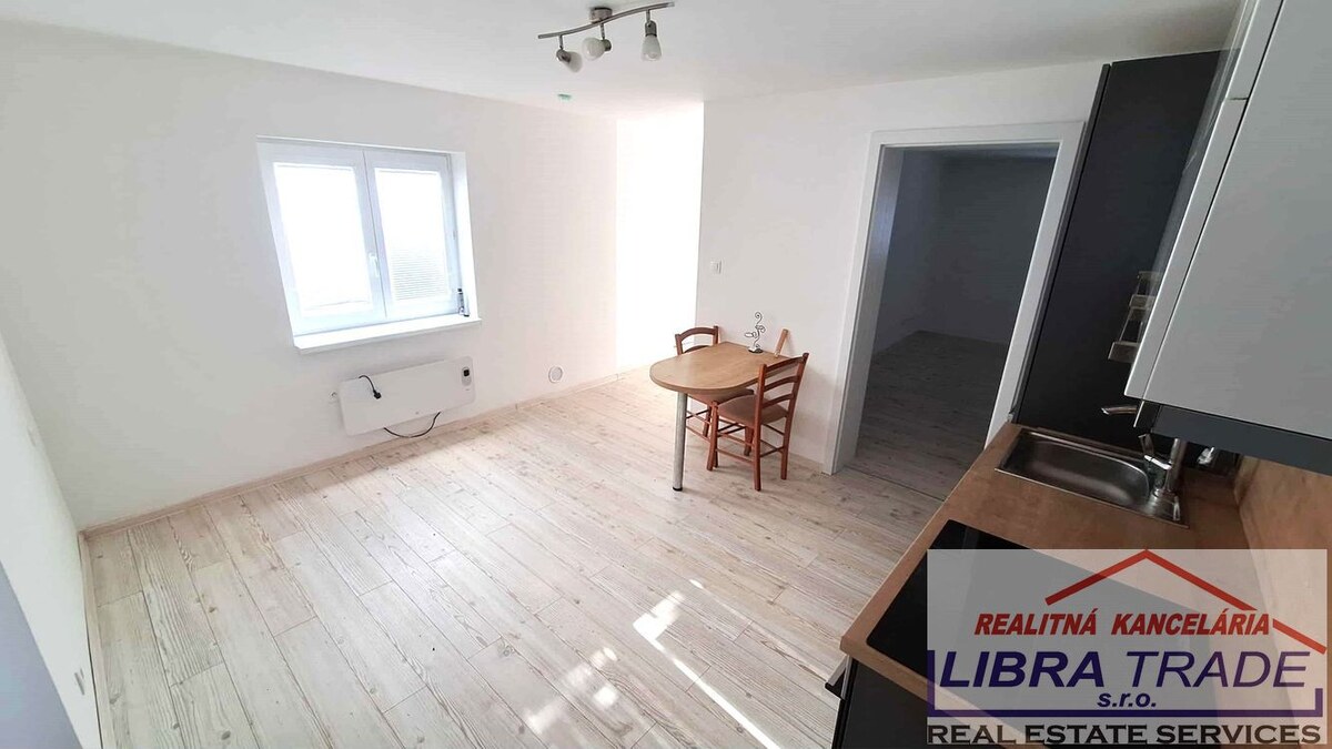 EXKLUZÍVNY PREDAJ - 2 izbový rodinný dom v Okoličnej na Ostrove  — foto 8