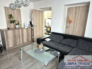 PREDAJ - Kompletne prerobený tehlový 3 izbový byt pôvodne 2 izbový byt v Komárne  — foto 14