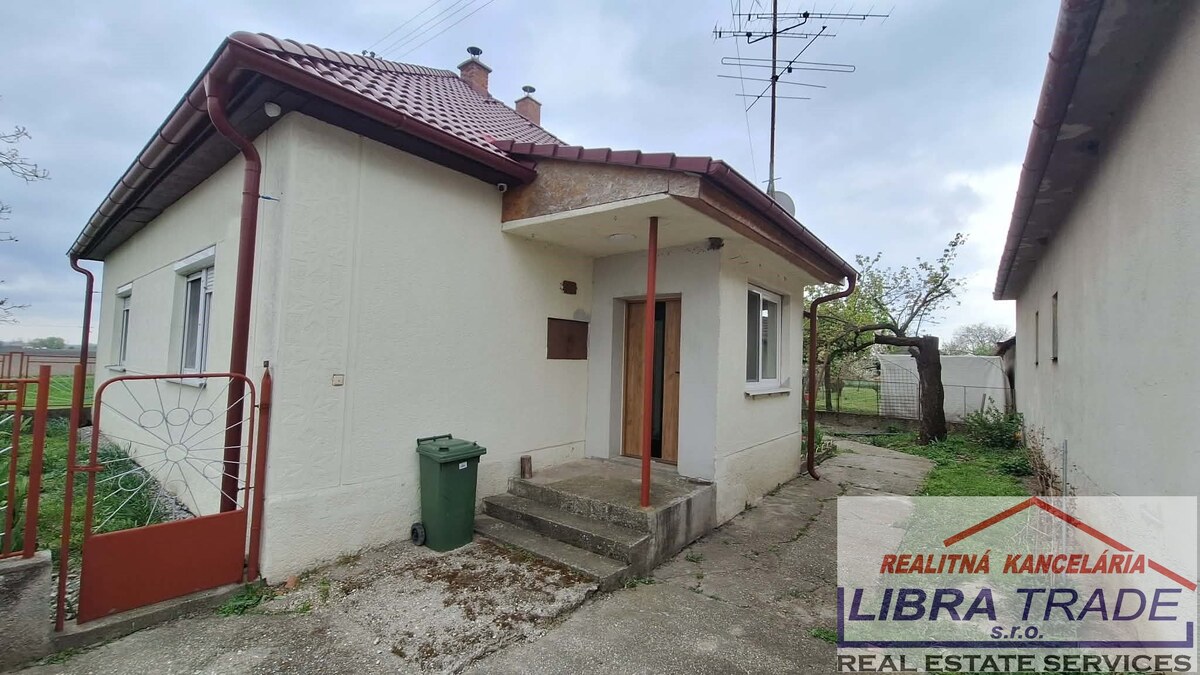 EXKLUZÍVNY PREDAJ - Kompletne prerobený 3 izbový rodinný dom vo Veľkom Ostrove 