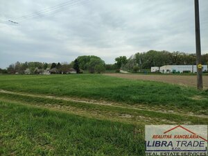 Komárno - Vrbová nad Váhom Na predaj stavebný pozemok o rozlohe: 2841m2 — foto 1