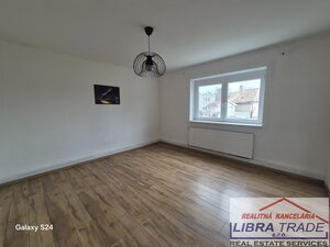 Prenájom  - 3 izb. RD v meste Šurany. — foto 3